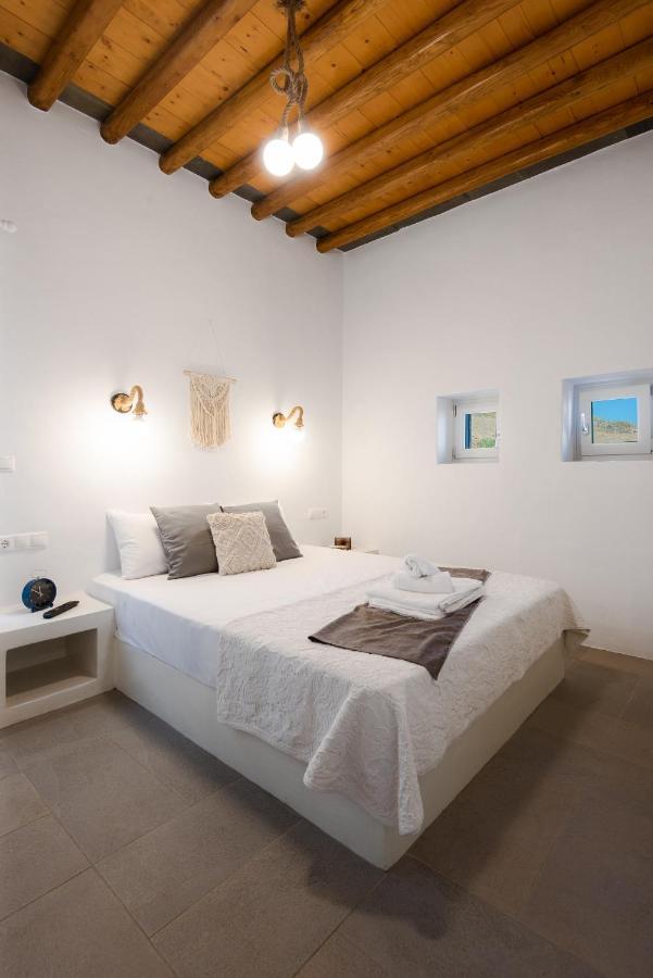 Tholos Guest House Cherronisos  エクステリア 写真
